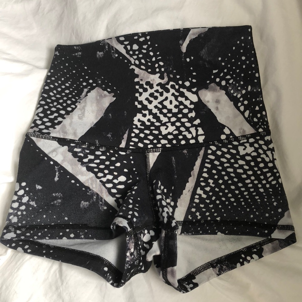 Lululemon shorts 2